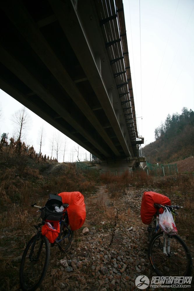 去往红岩寺途中扎营的地方 (3).JPG