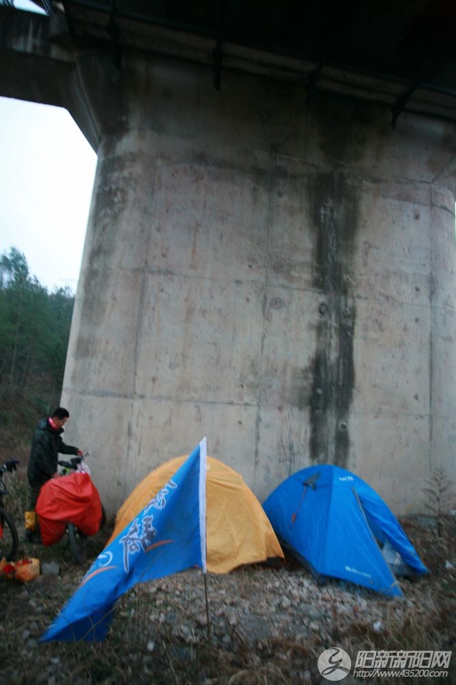 去往红岩寺途中扎营的地方 (5).JPG