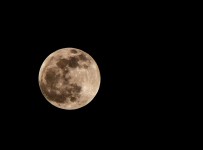[摄影学习]（八）——2011年12月10日晚的月全食